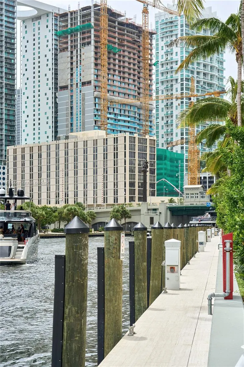 300 Biscayne Boulevard Way #5205W