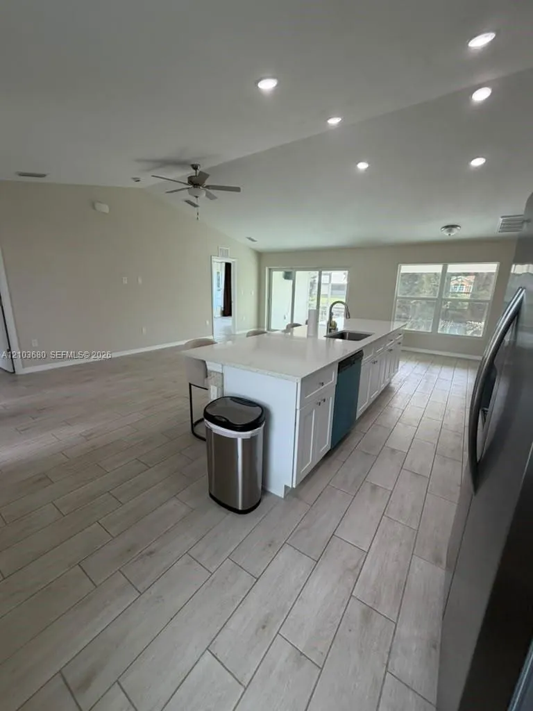 4034 NE 9th Place
