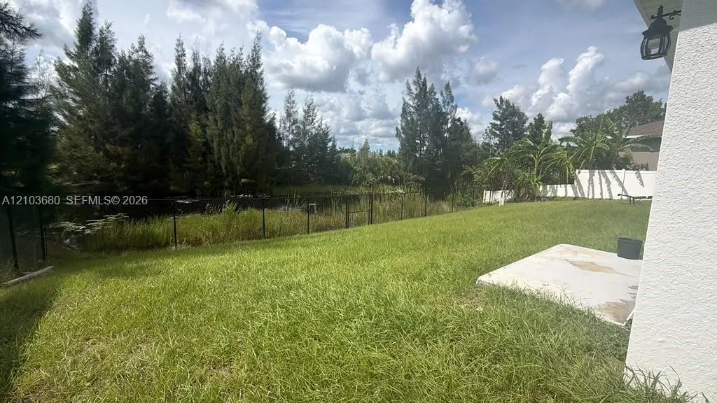 4034 NE 9th Place