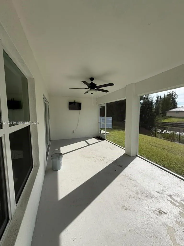 4034 NE 9th Place