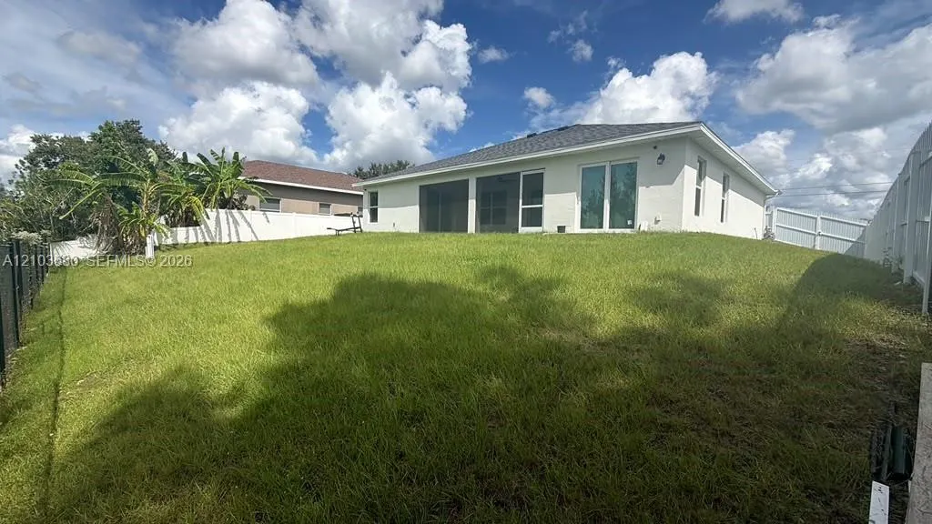 4034 NE 9th Place