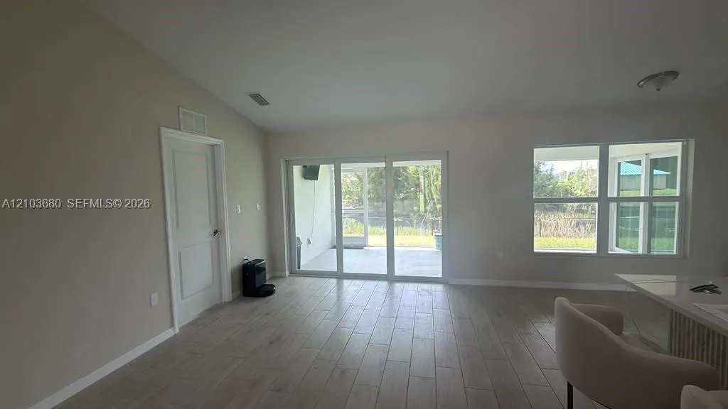 4034 NE 9th Place