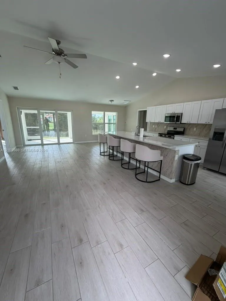 4034 NE 9th Place