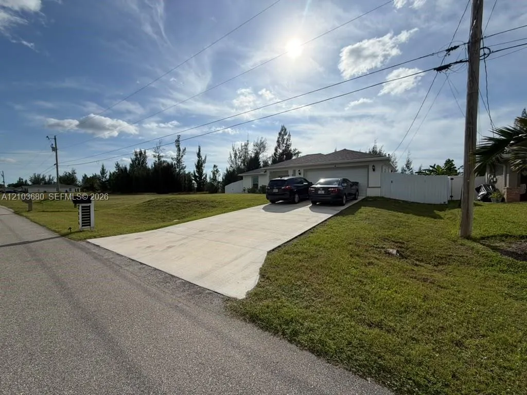 4034 NE 9th Place