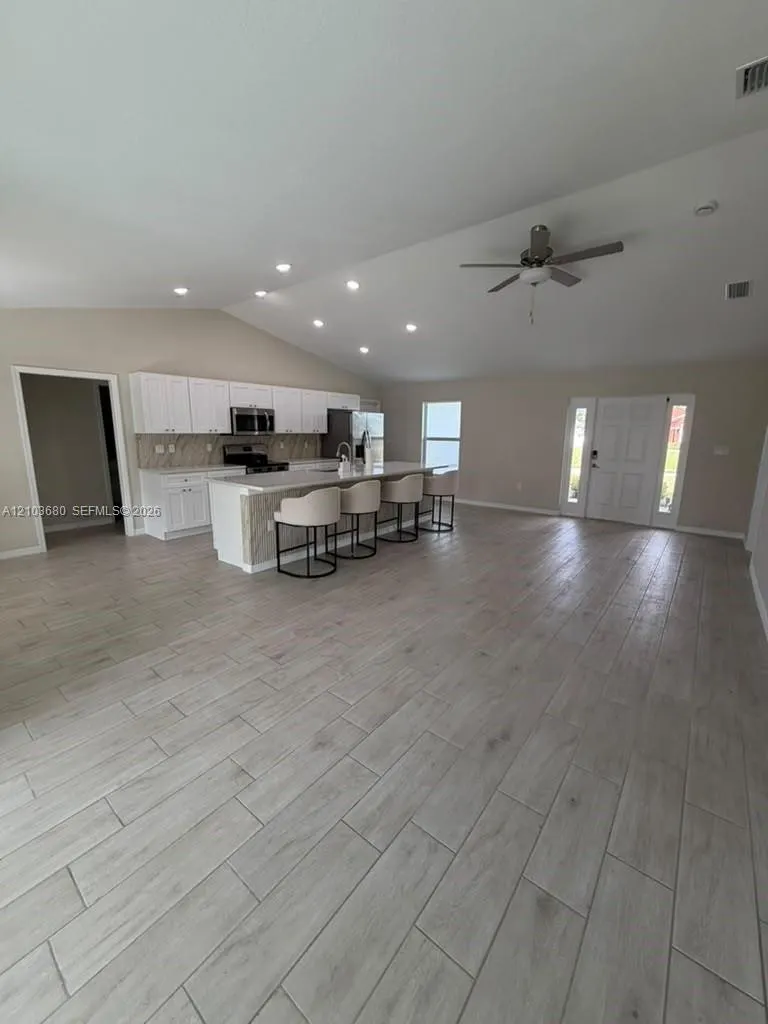 4034 NE 9th Place