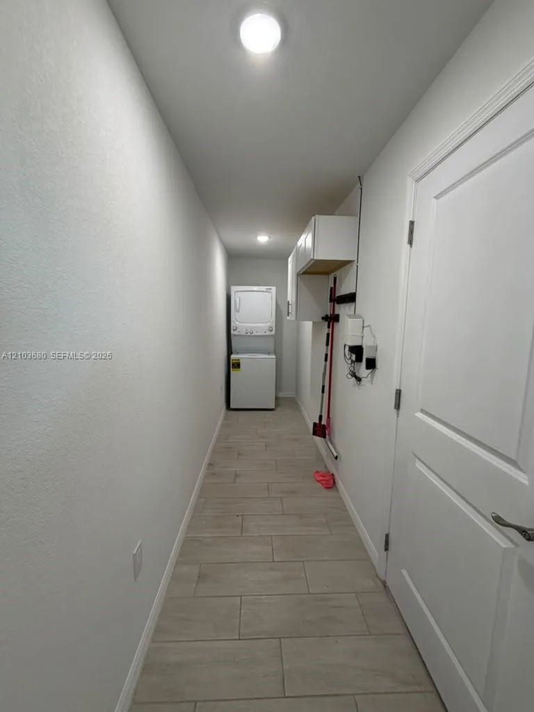 4034 NE 9th Place