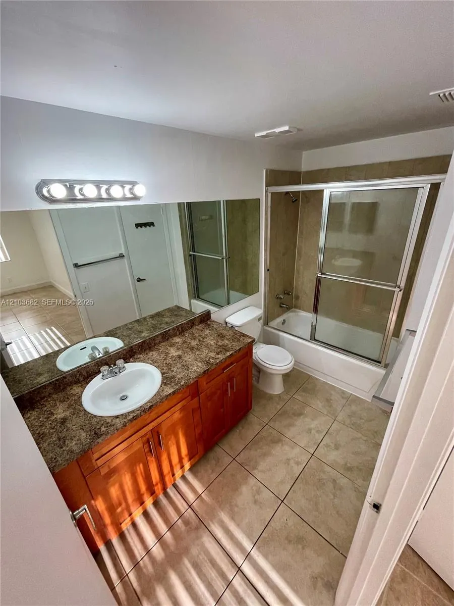 660 Cypress Club Way #I11