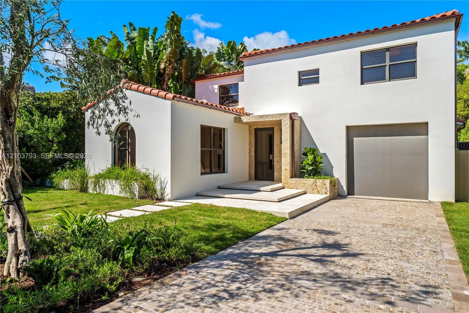 3426 Prairie Avenue