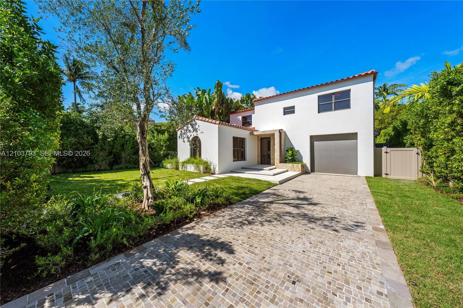 3426 Prairie Avenue