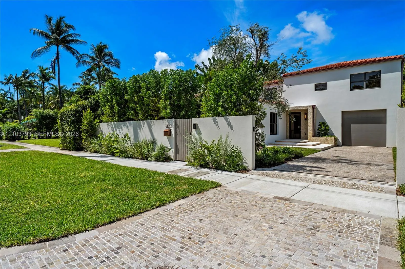 3426 Prairie Avenue
