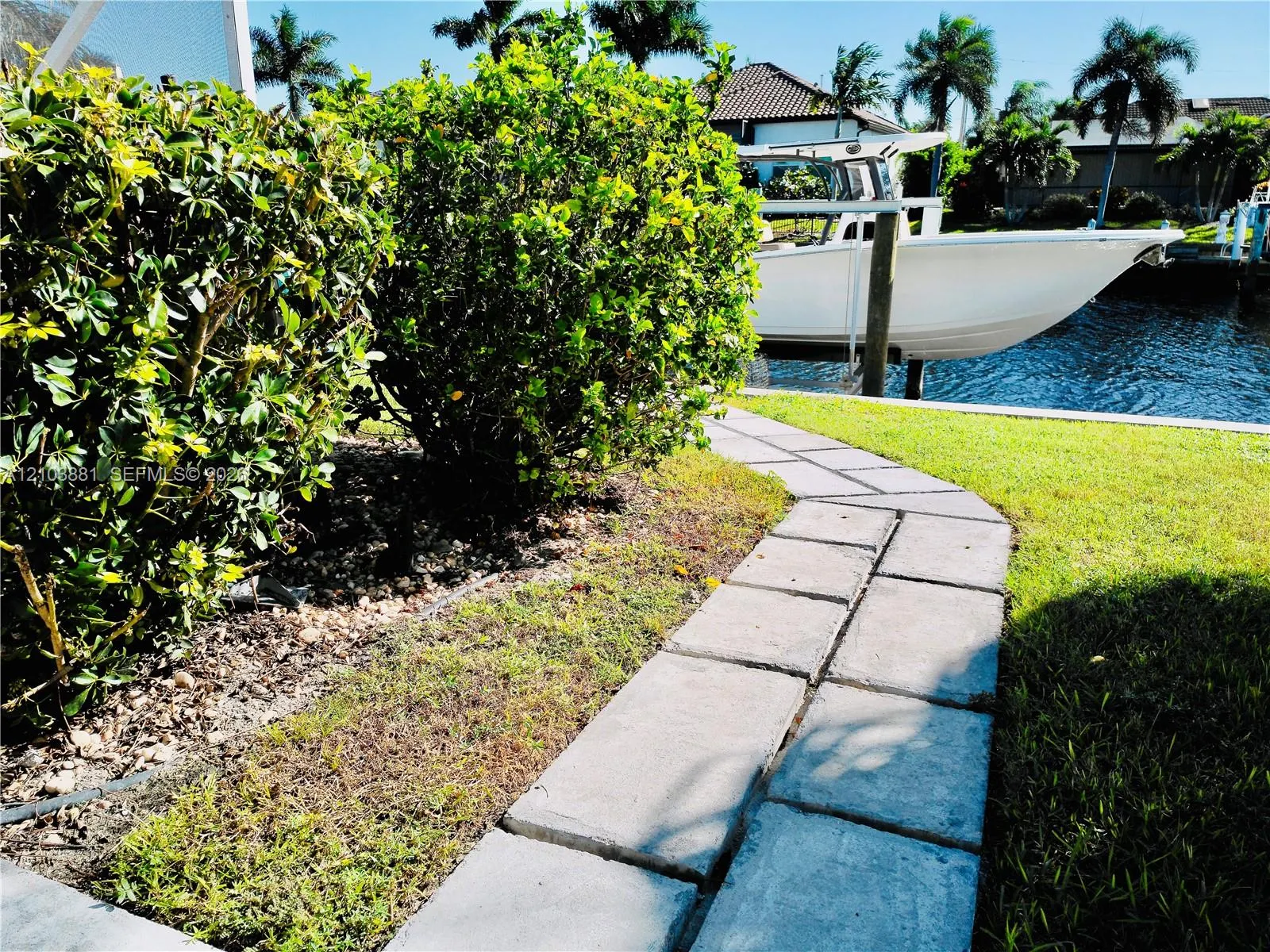 48 N Hibiscus Drive