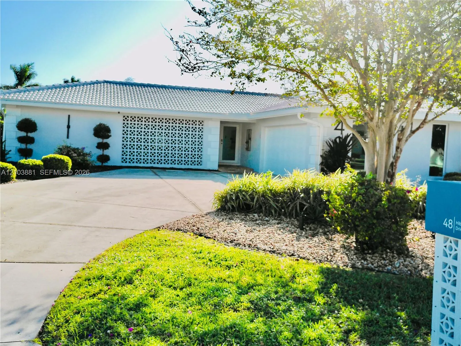 48 N Hibiscus Drive