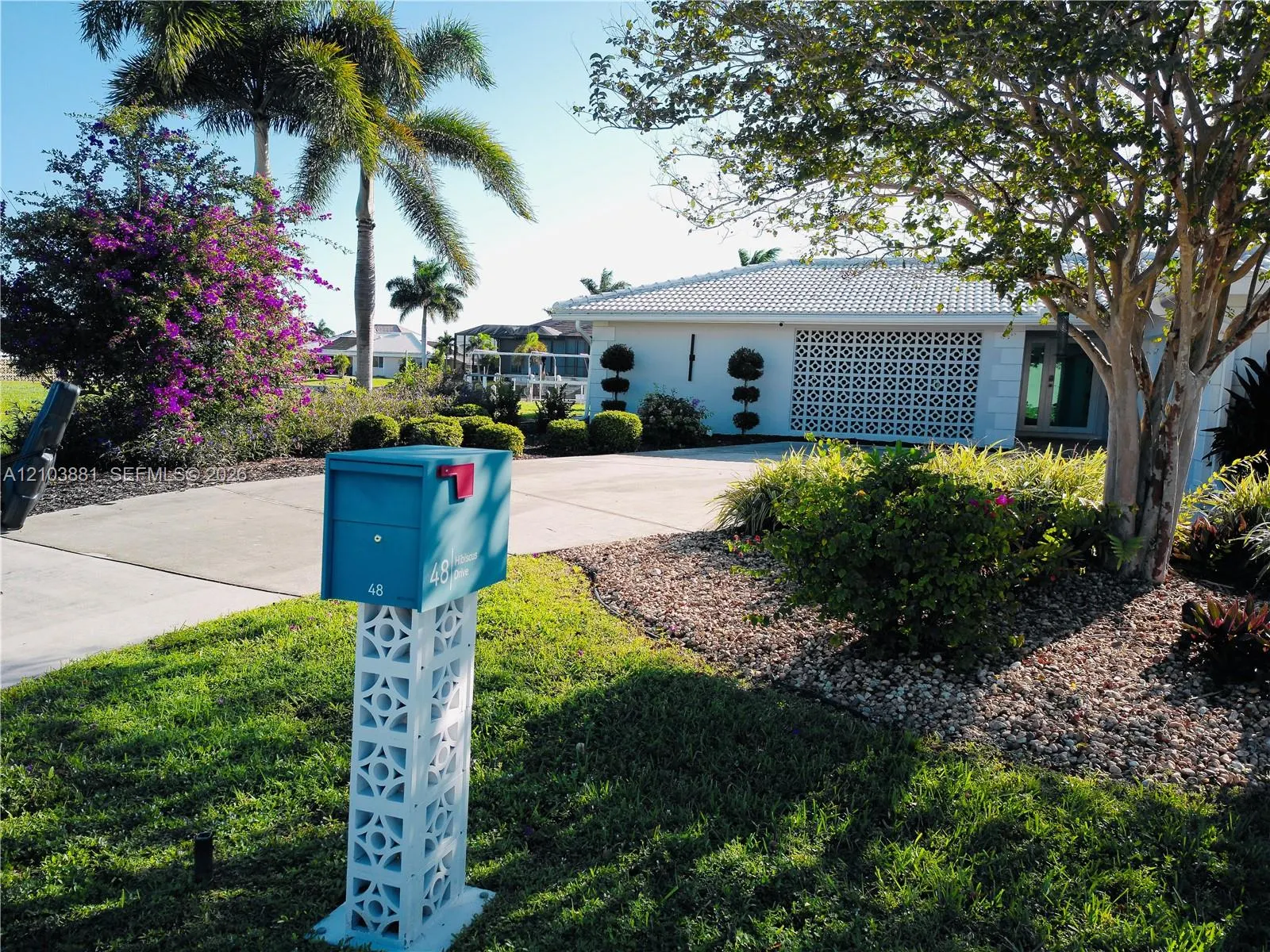 48 N Hibiscus Drive