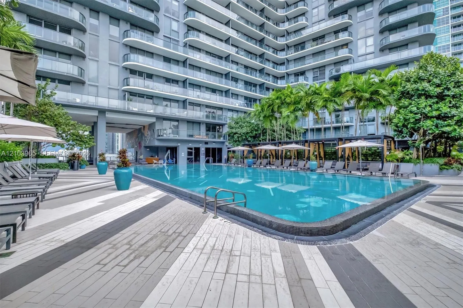 121 NE 34th Street #2904