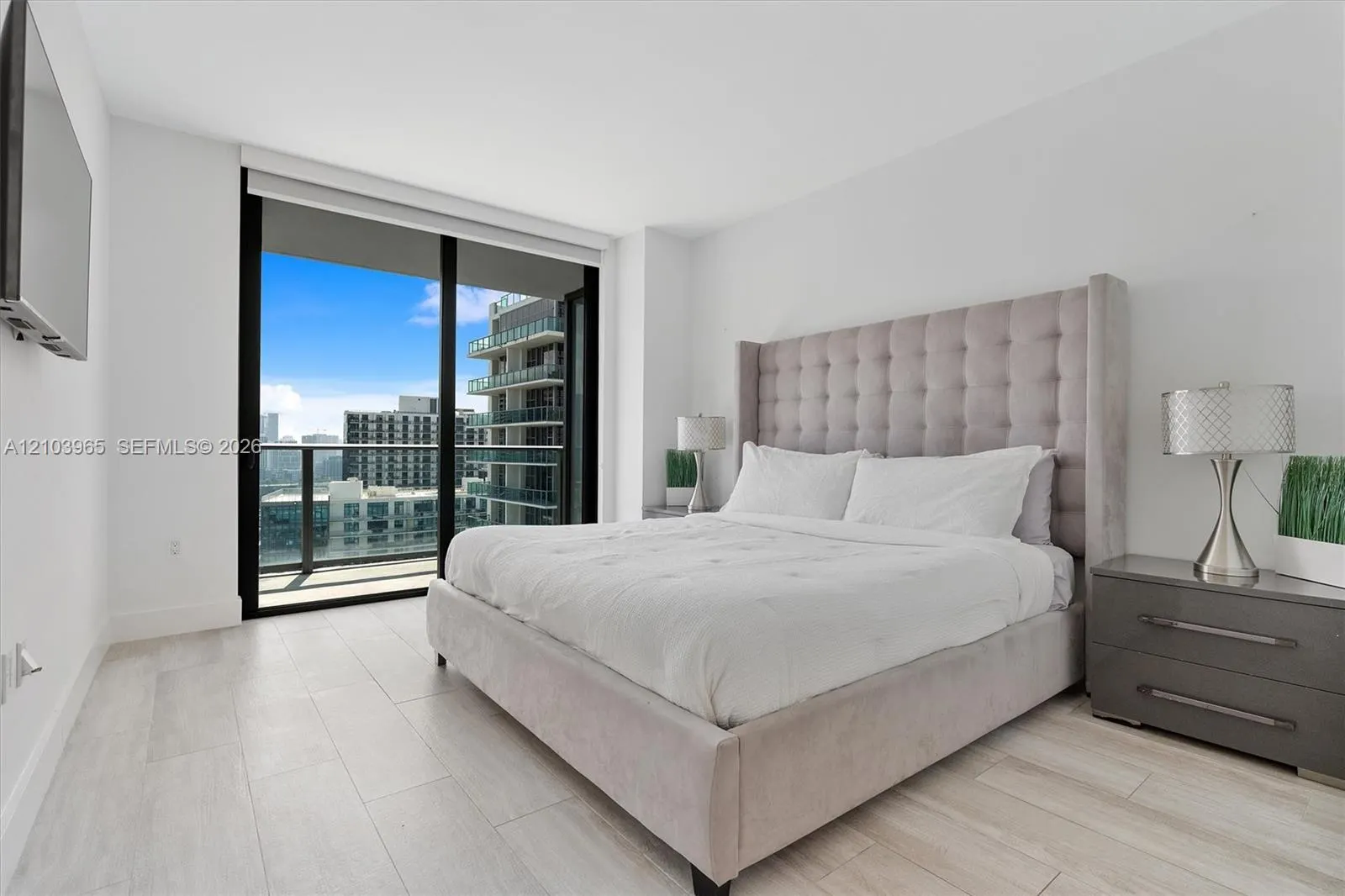 121 NE 34th Street #2904