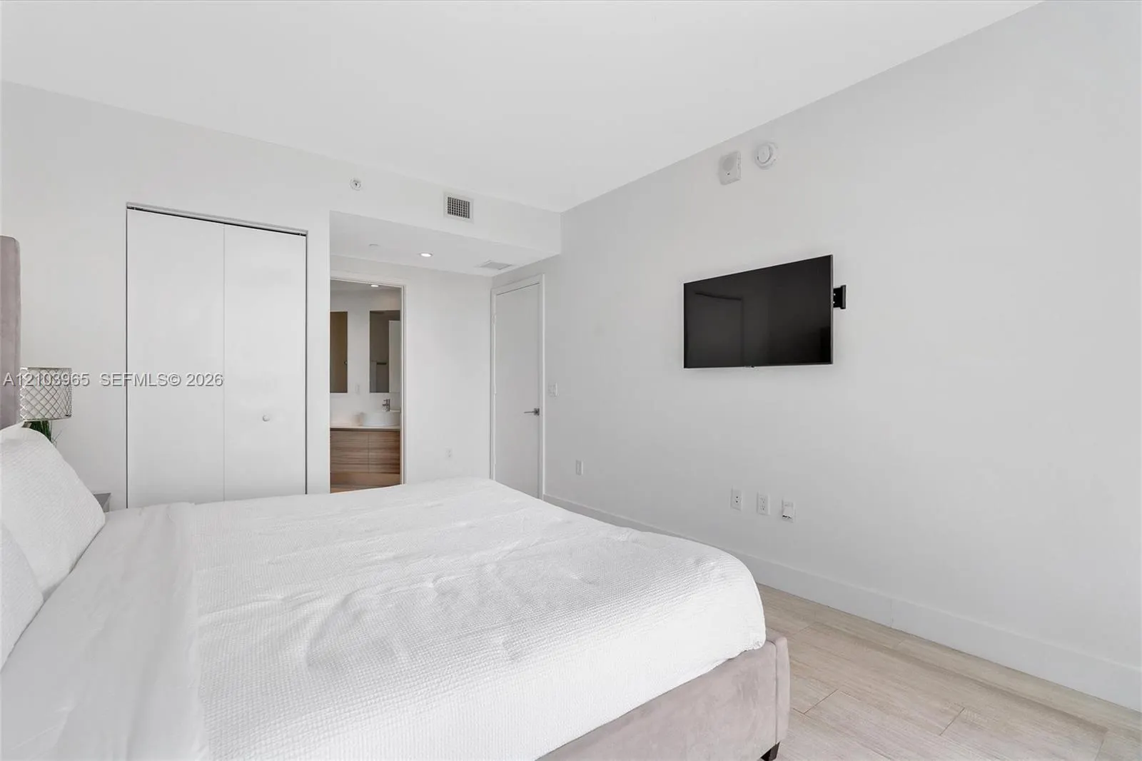 121 NE 34th Street #2904