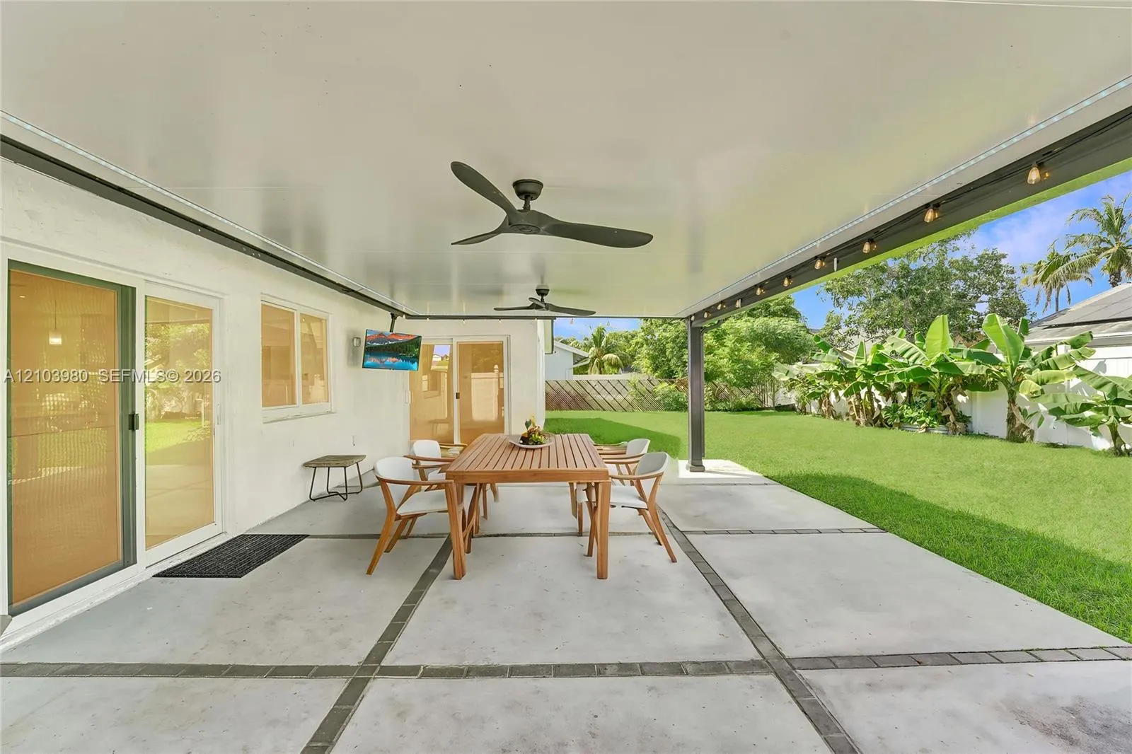 5505 SW 9th Street