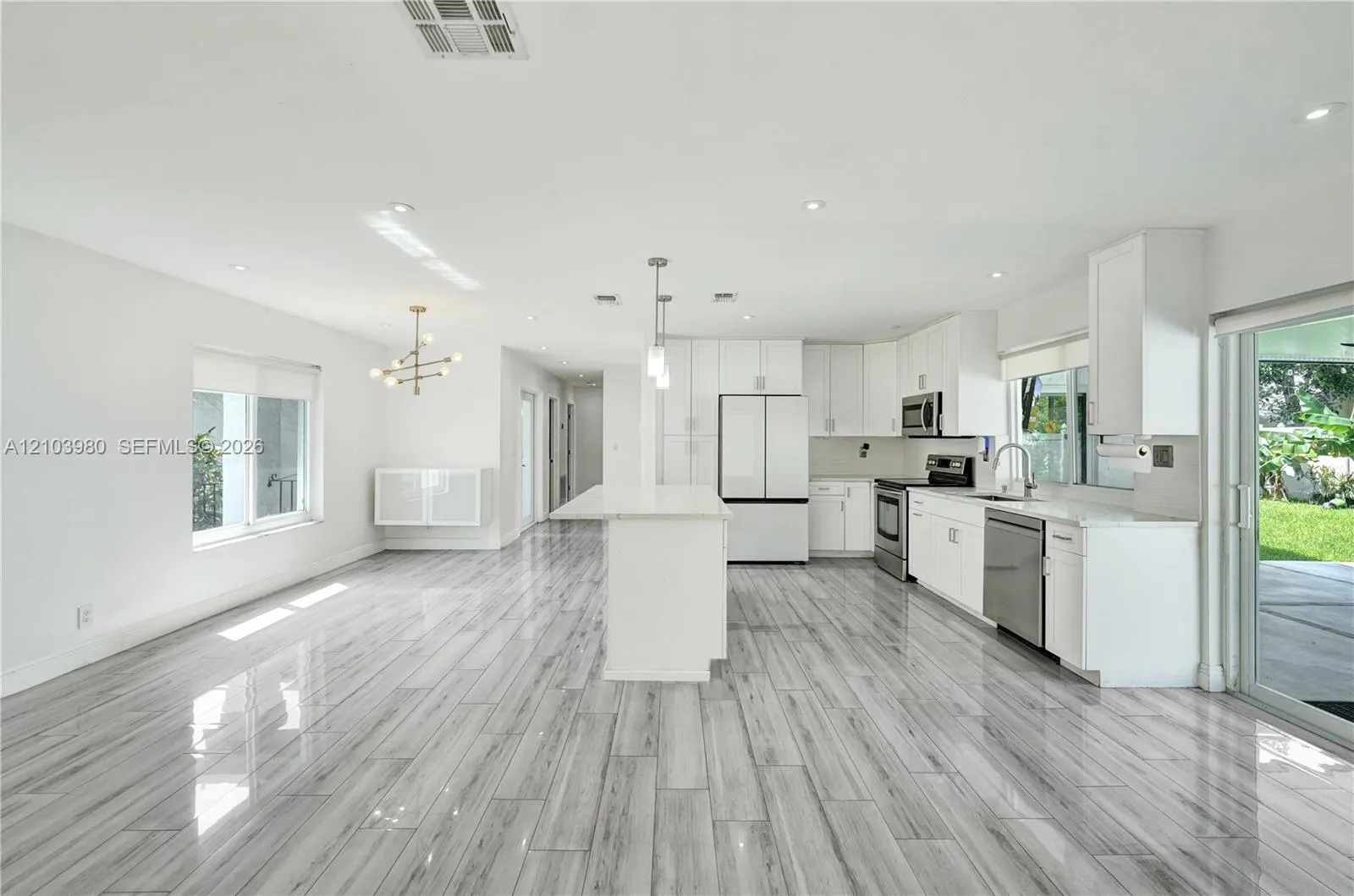 5505 SW 9th Street