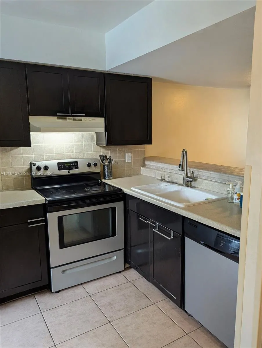 158 Riviera Circle #19-3