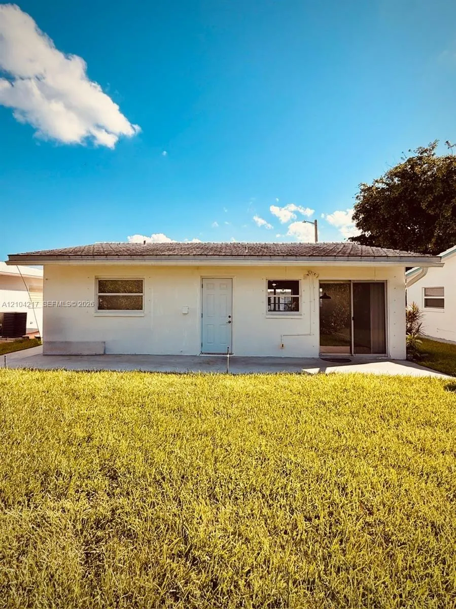 7105 NW 74th Place