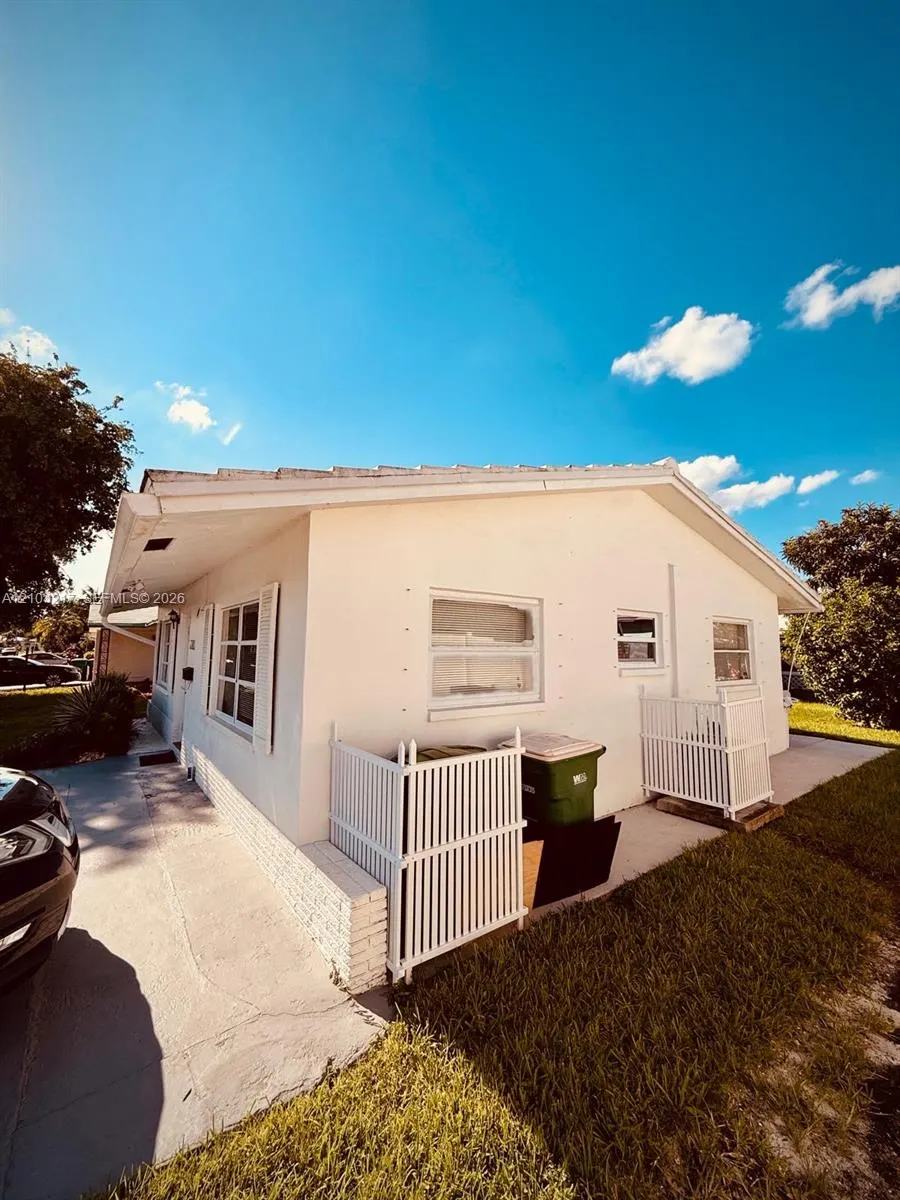 7105 NW 74th Place