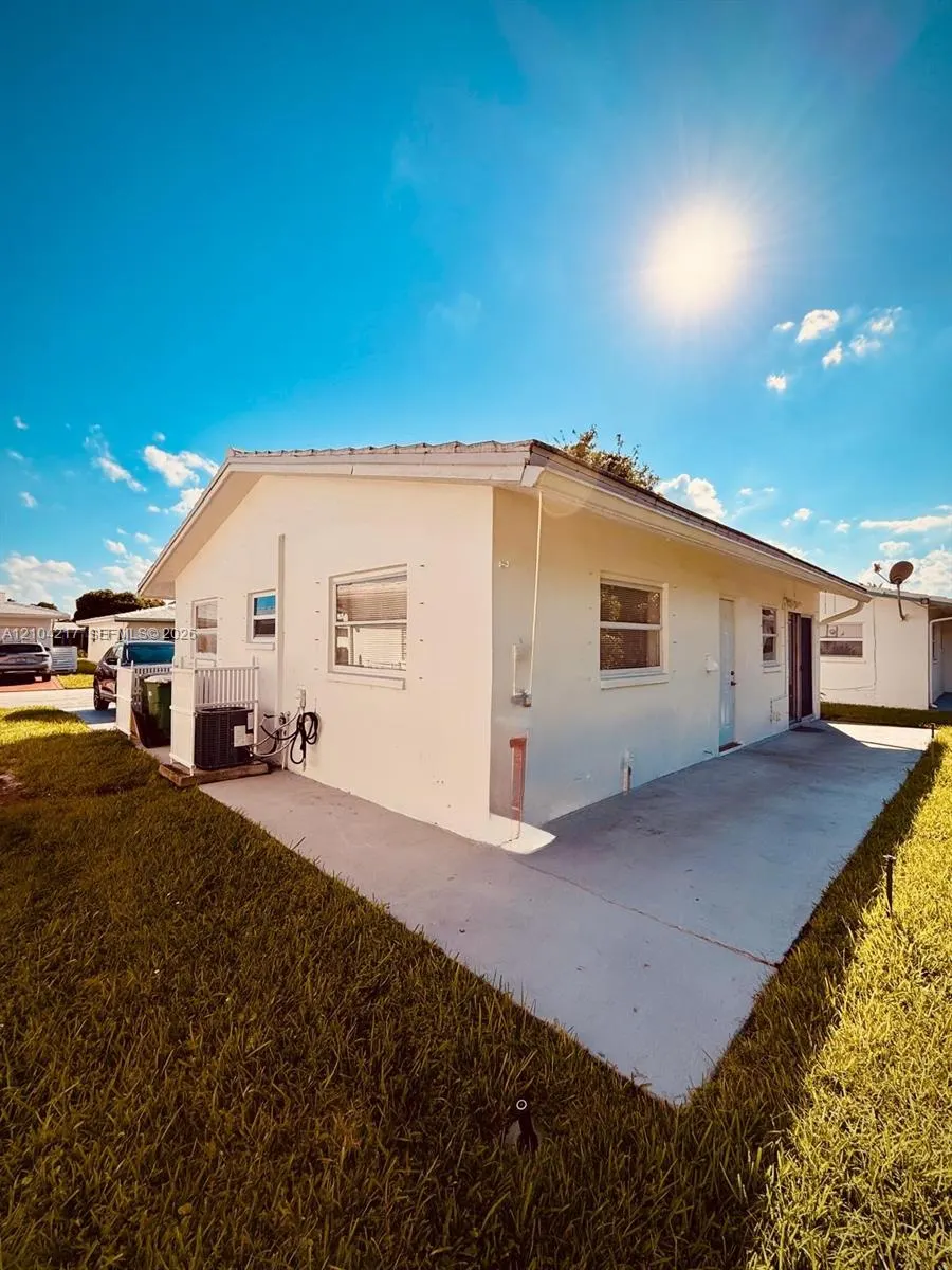 7105 NW 74th Place