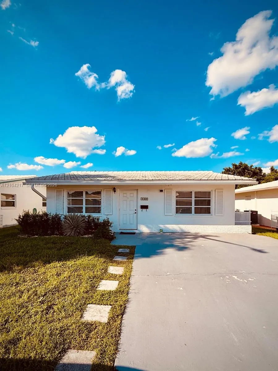 7105 NW 74th Place