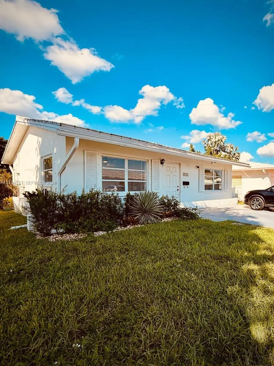 7105 NW 74th Place