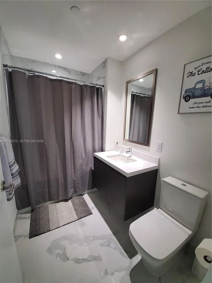 851 NE 1st Avenue #4208