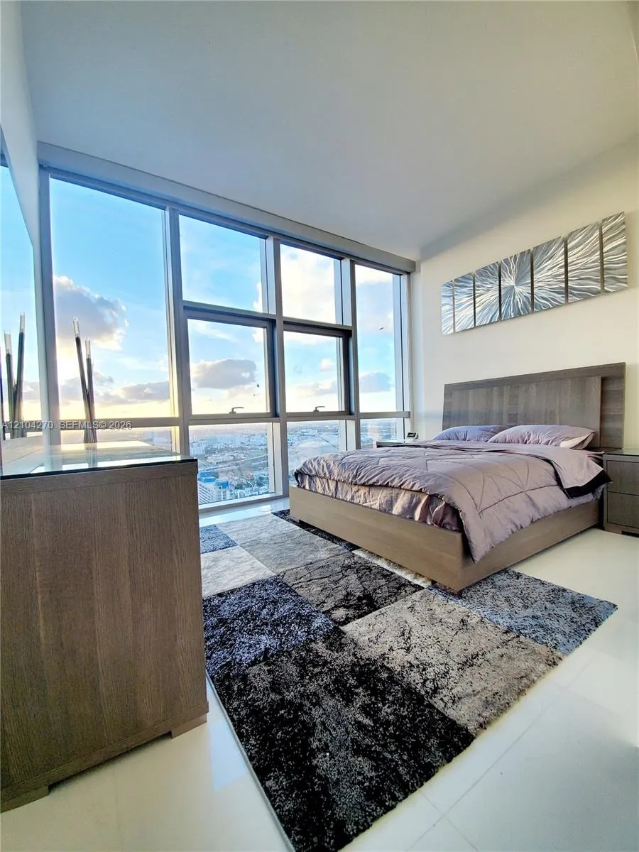 851 NE 1st Avenue #4208