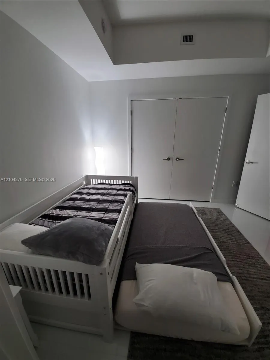 851 NE 1st Avenue #4208