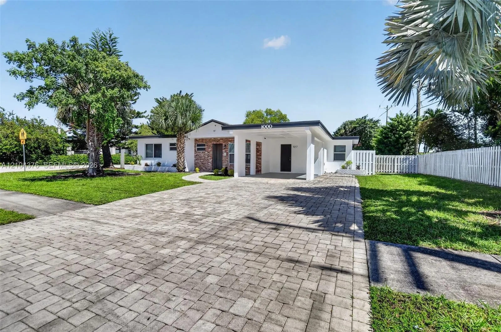 1000 SE 2nd Avenue
