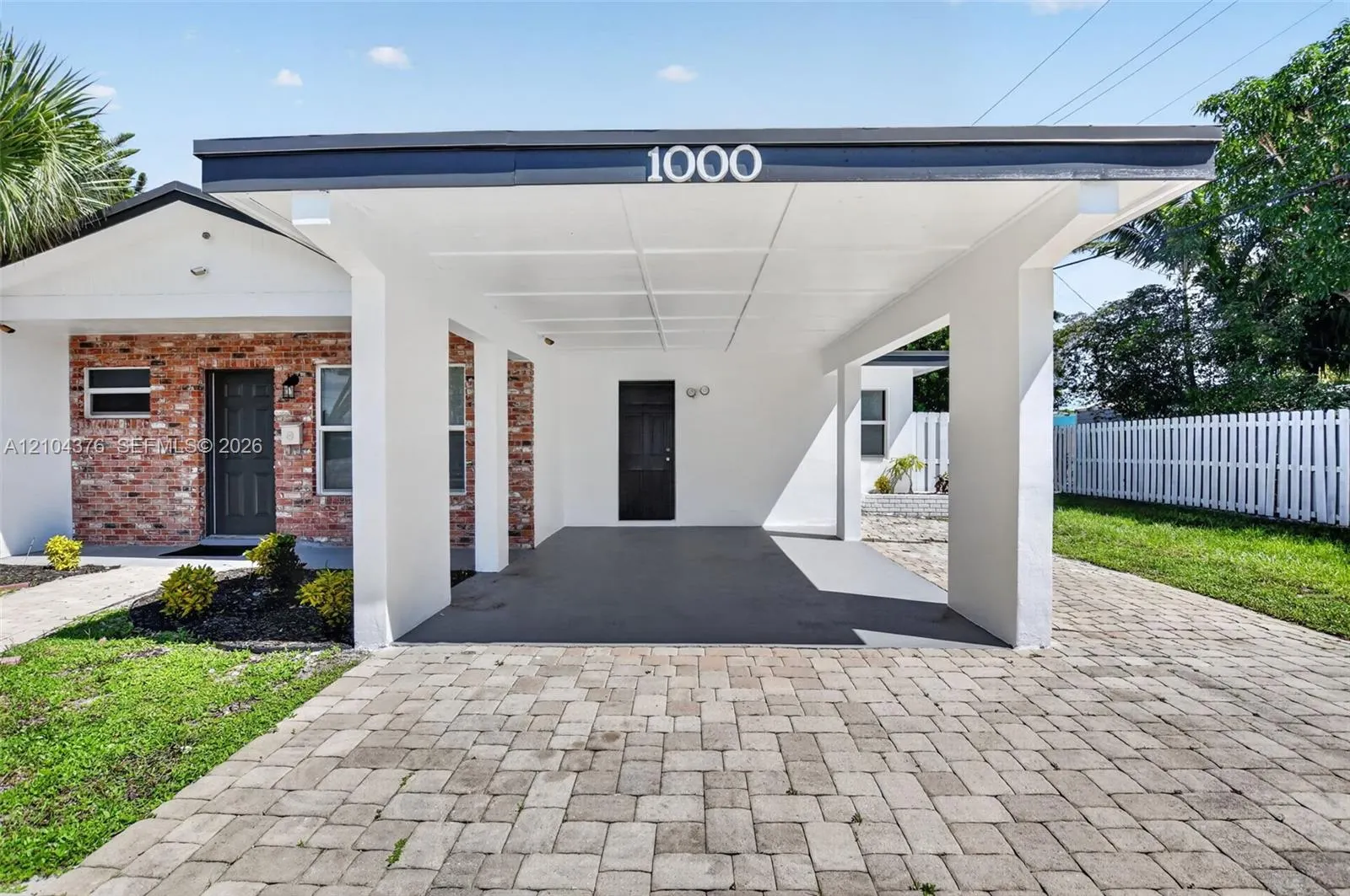 1000 SE 2nd Avenue