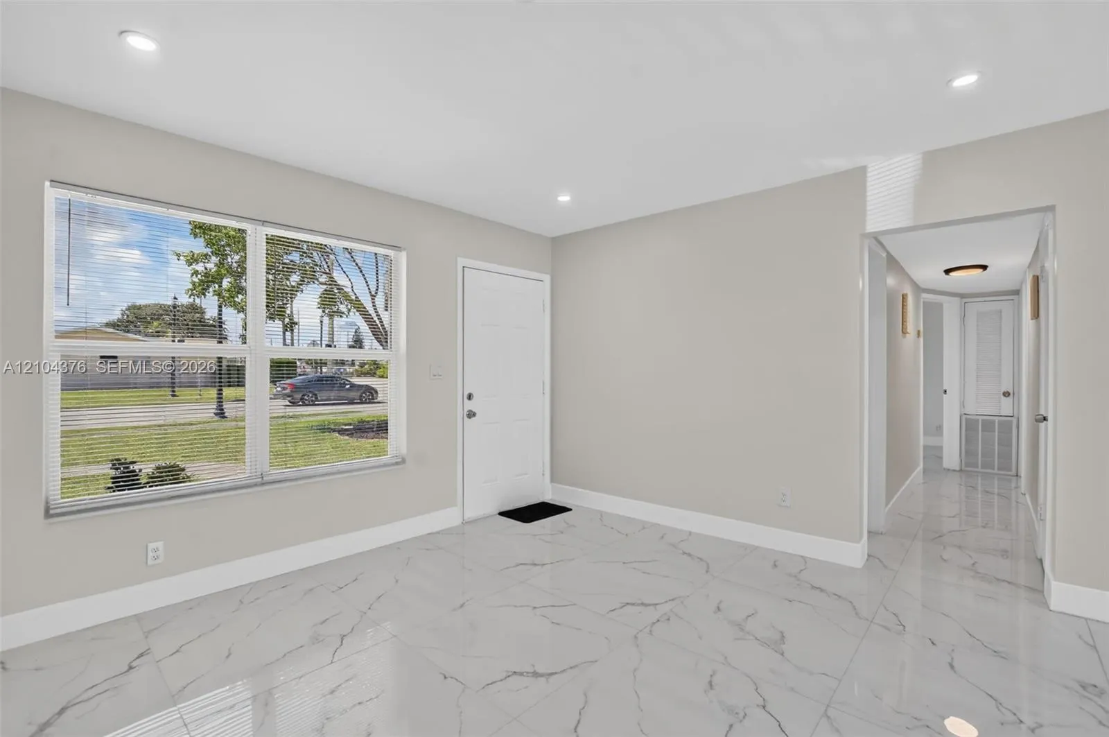 1000 SE 2nd Avenue
