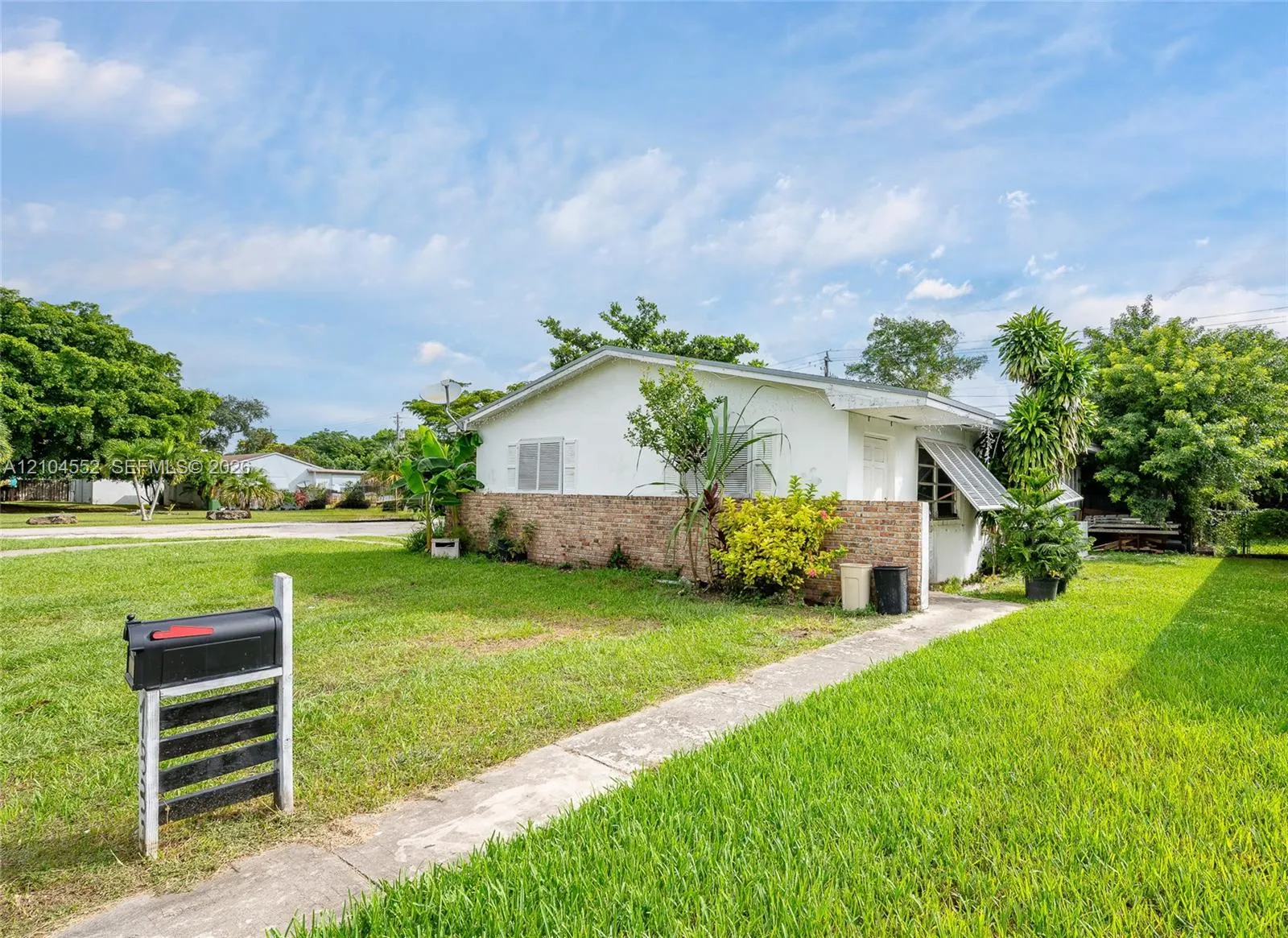 174 NE 14th Street