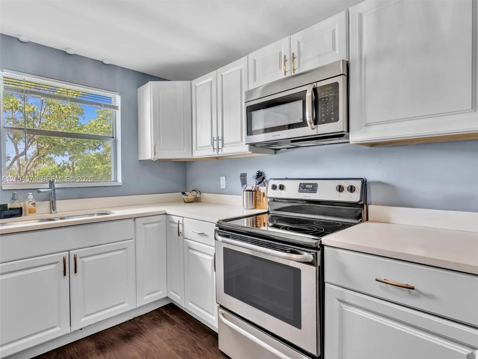 700 SE 6th Avenue #201