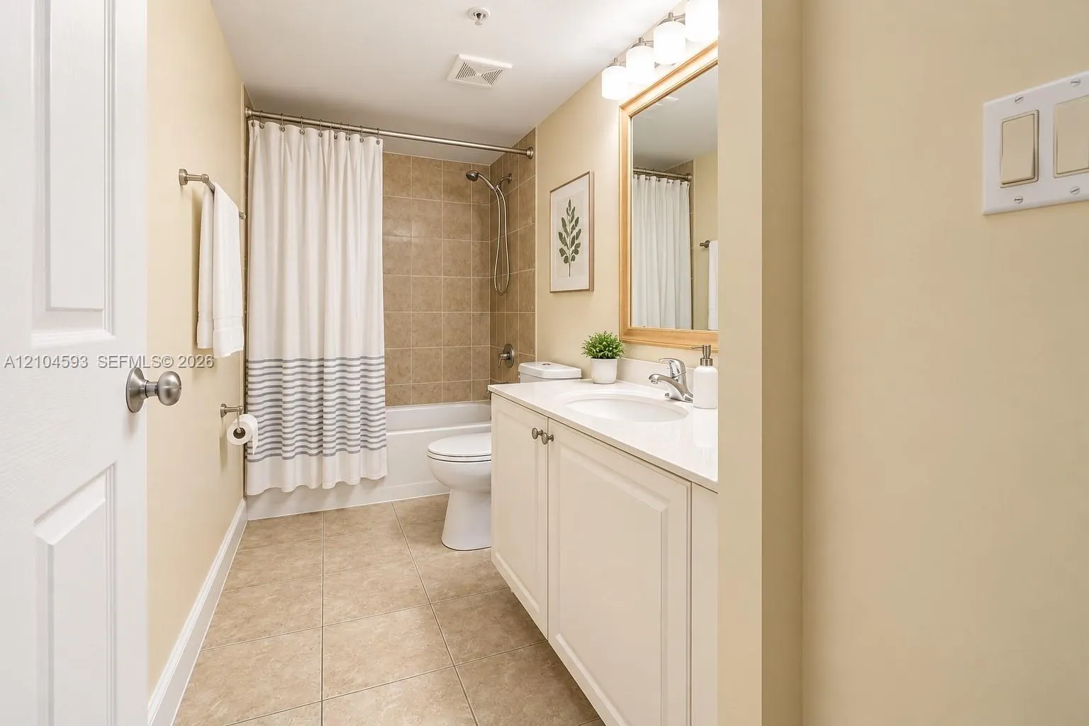609 E Sheridan Street #405