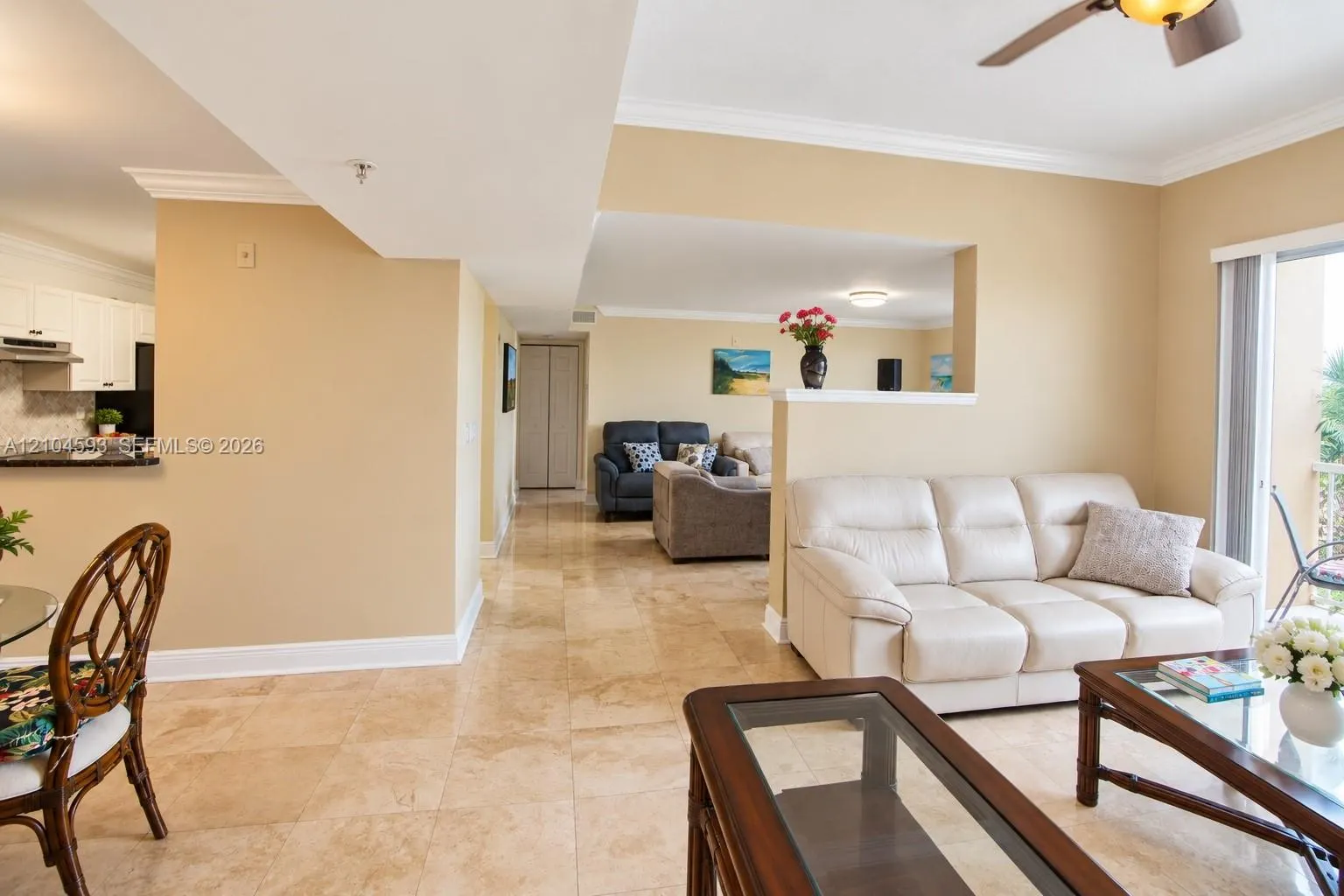 609 E Sheridan Street #405