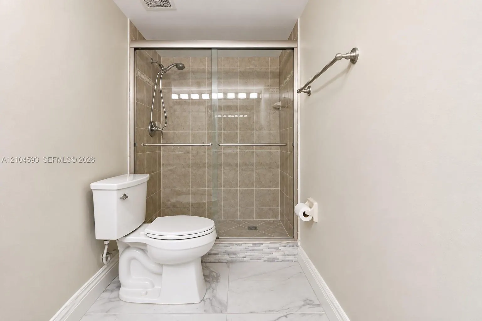 609 E Sheridan Street #405