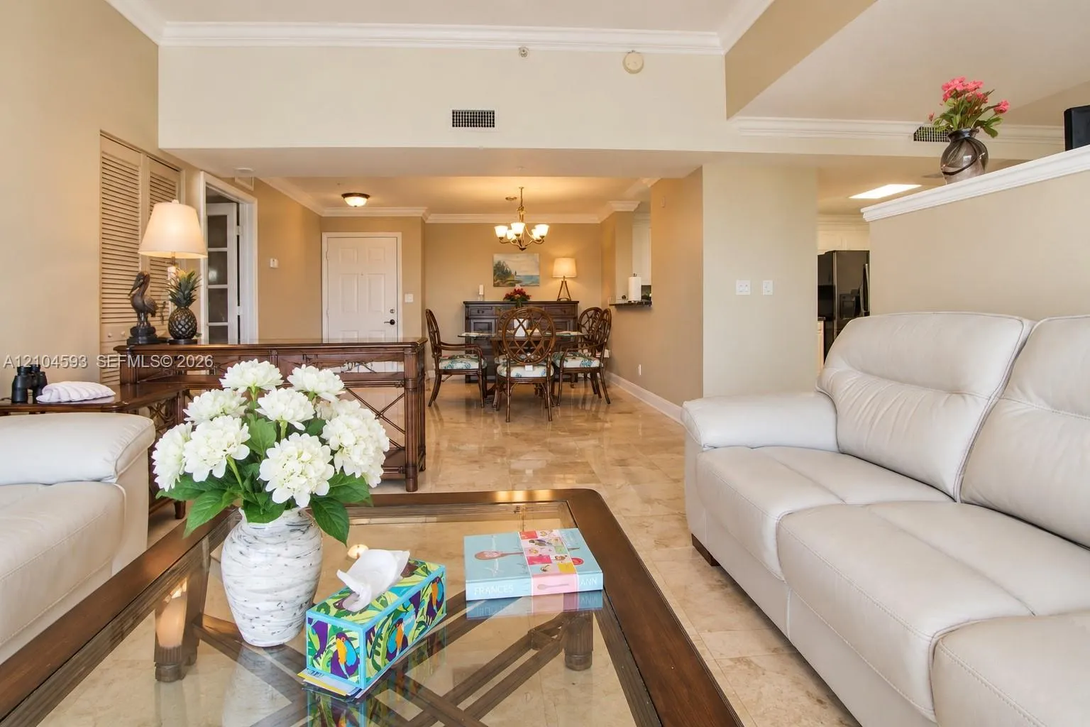 609 E Sheridan Street #405