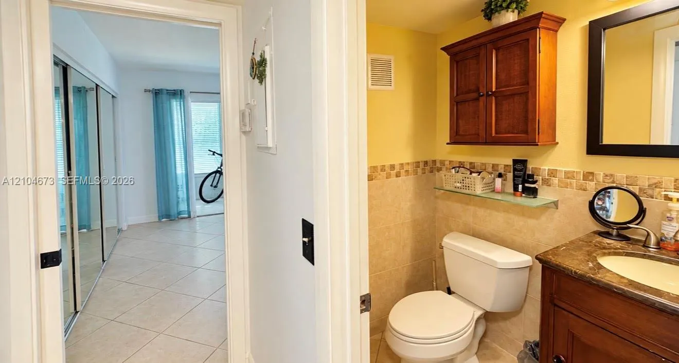 116 E Westbury E #116