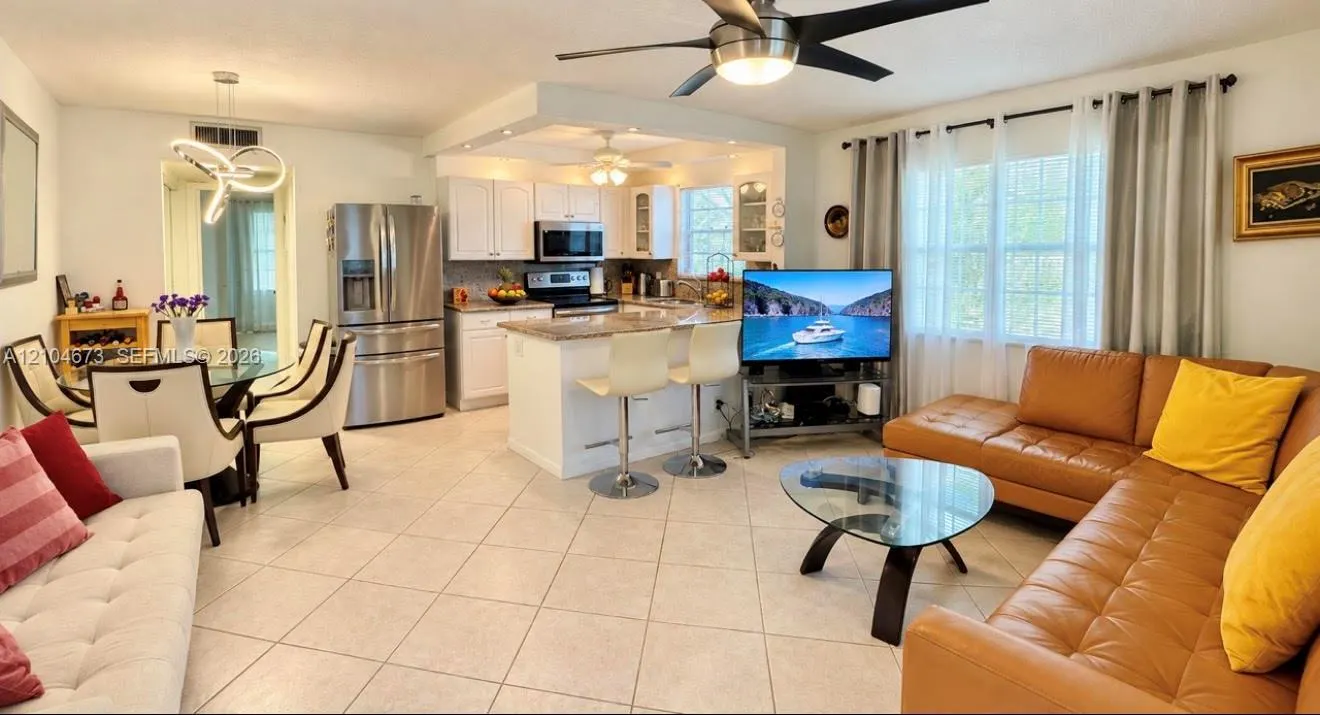 116 E Westbury E #116