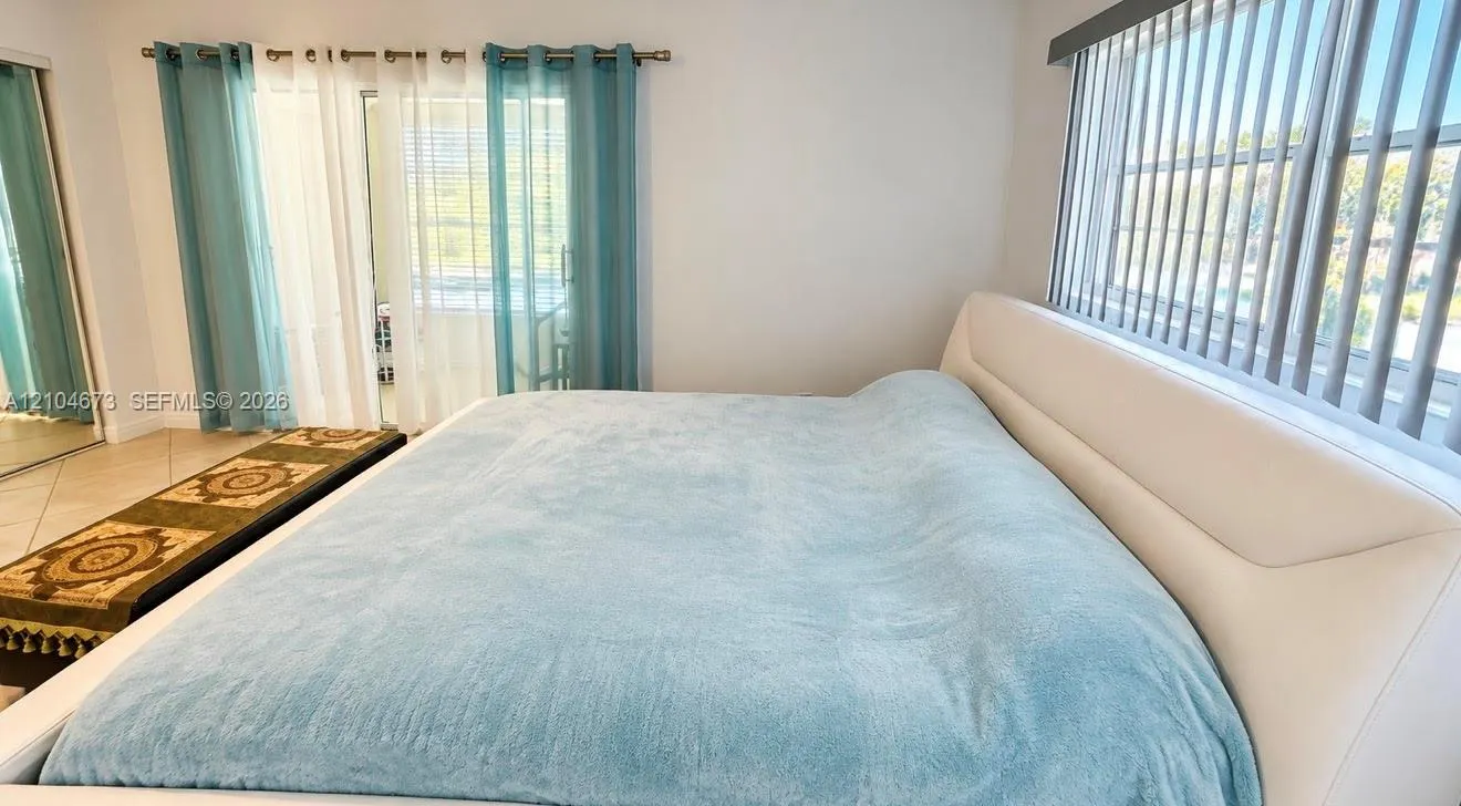 116 E Westbury E #116