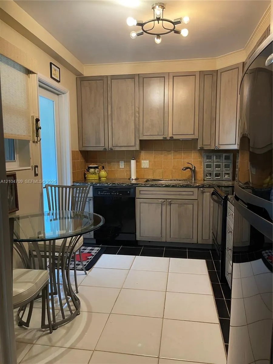 1507 S Ocean Boulevard ##4