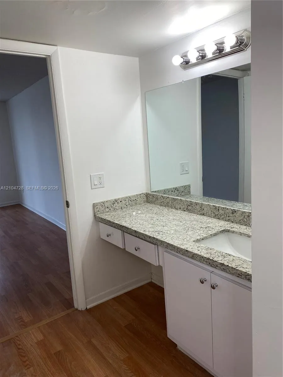 486 NW 165th St Road #B-307