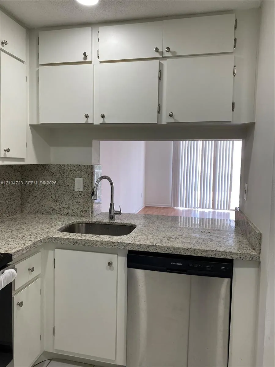 486 NW 165th St Road #B-307