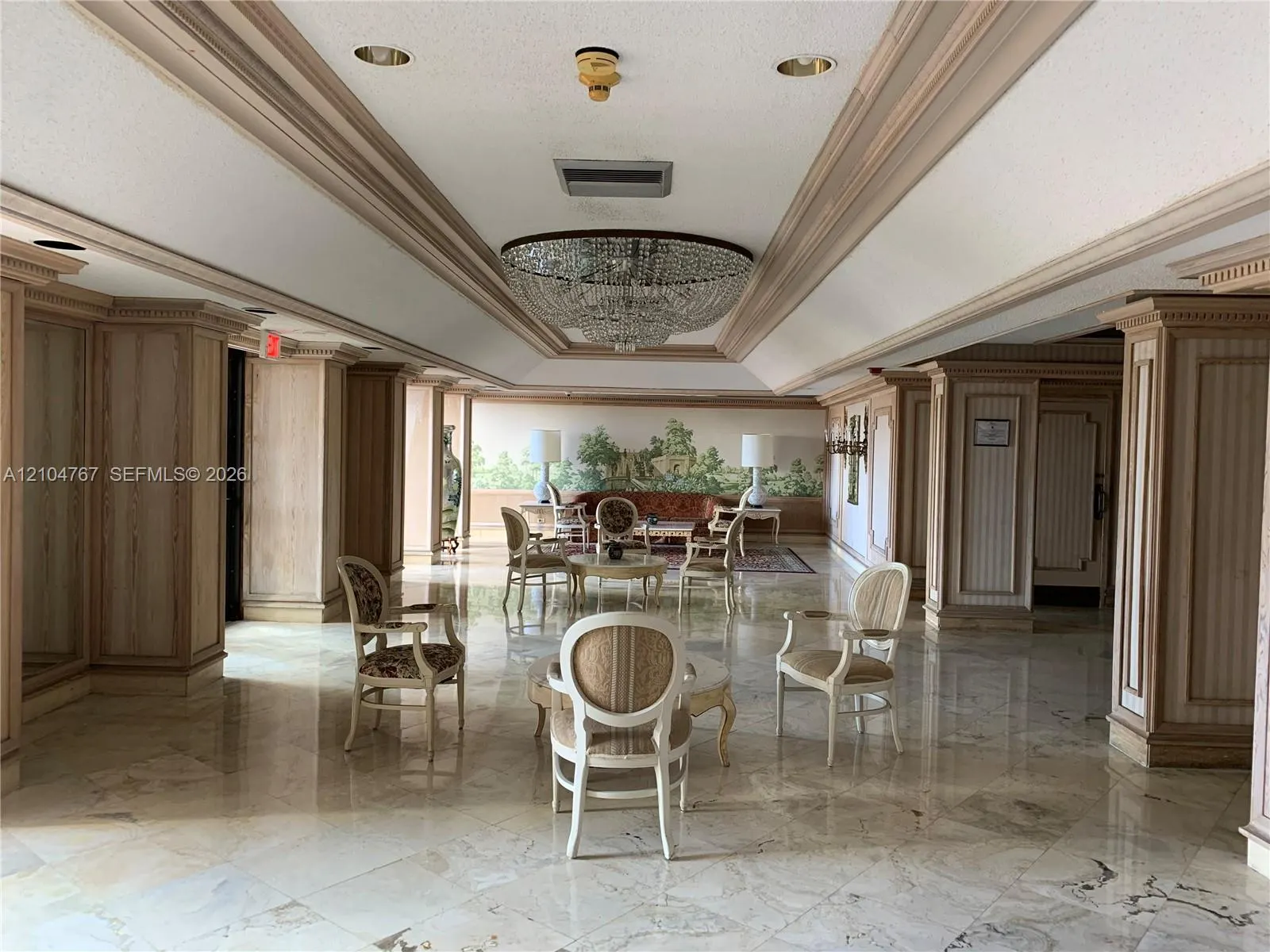 6039 Collins Avenue #815