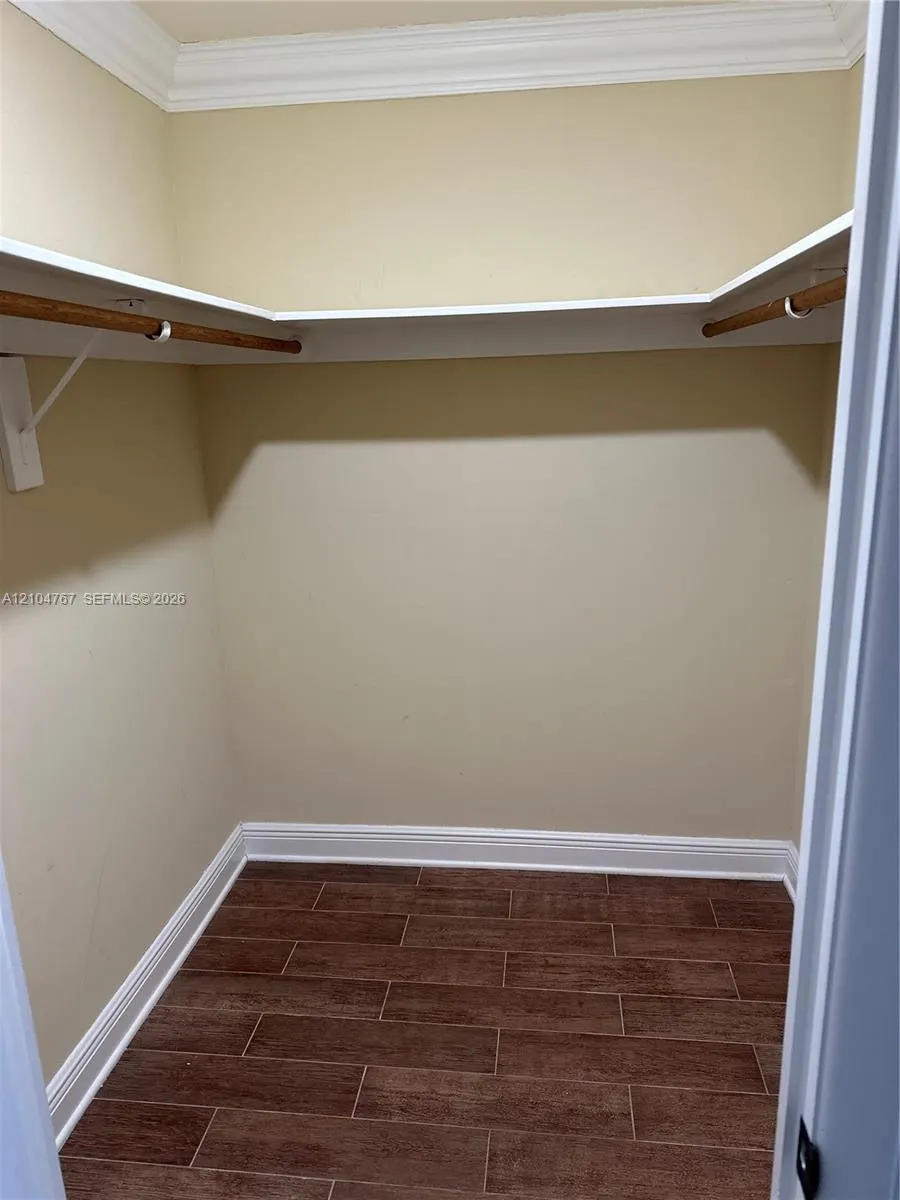 6039 Collins Avenue #815