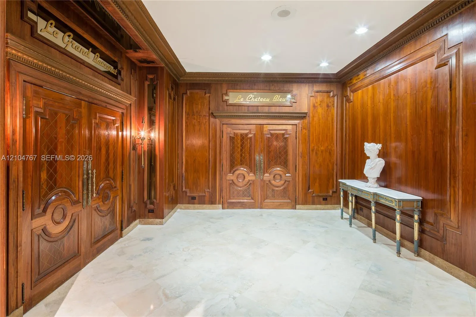 6039 Collins Avenue #815
