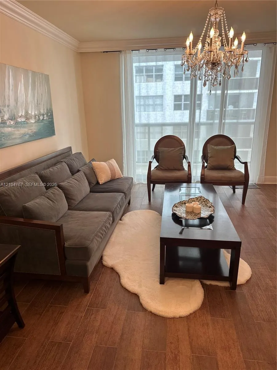6039 Collins Avenue #815